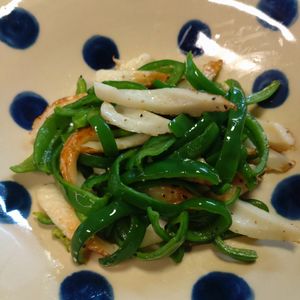 なべ円の作ってみた!投稿(【ピーマンとちくわの塩きんぴら】種が飛び散りにくい切り方で！)