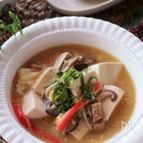 とろっと美味しいっ♡くずし豆腐とカニカマのふんわり卵煮込み