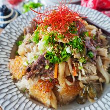 お焦げまで美味しい【牛こま肉ときのこの韓国風炊き込みご飯】