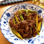 カレー粉が隠し味♡牛肉とアスパラのオーロラソース炒め