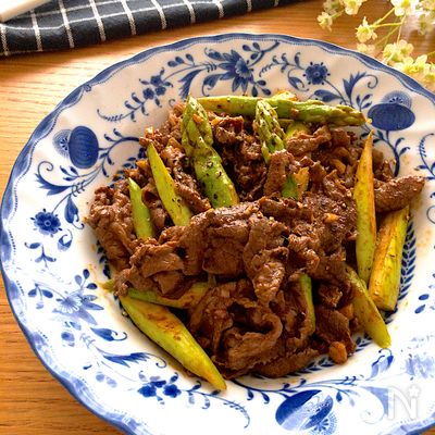 カレー粉が隠し味♡牛肉とアスパラのオーロラソース炒め