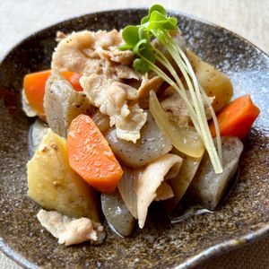 mi♡の作ってみた!投稿(【おばあちゃんの味を目指した】ごろごろ野菜の味染み豚じゃが)