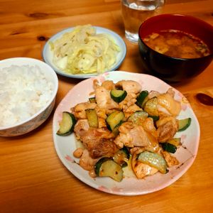 まろみの作ってみた!投稿(鶏肉ときゅうりの塩レモンソテー)