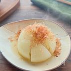【新玉ねぎの丸ごとレンジ蒸し】白だしバターが美味！