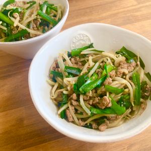 ゆかりの作ってみた!投稿(帰って10分！【ニラもやし丼】)