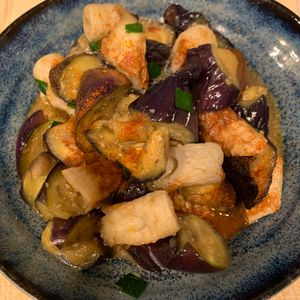 ぐ〜たら子の作ってみた!投稿(レンジで＊ご飯がススム＊なすとちくわのピリ辛味噌炒め)