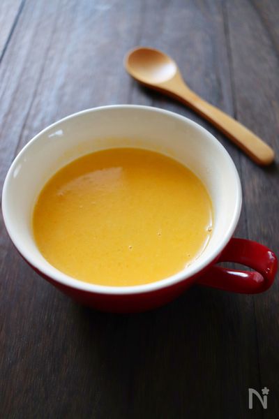バターナッツかぼちゃのスープ、チリとクレームフレーシュ入り レシピ