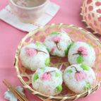 【おにぎり】春弁当に♪桜と枝豆のオイルおにぎり