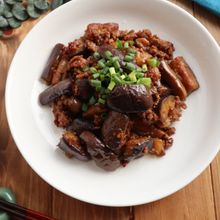 ガッツリおかず!豚ひき肉となすの甘辛味噌炒め