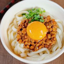 【納豆混ぜうどん】冷凍うどん活用で、5分かからずできる♪