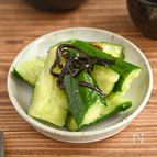 洋食の日もOK!きゅうりの塩昆布マリネ