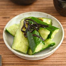 洋食の日もOK!きゅうりの塩昆布マリネ