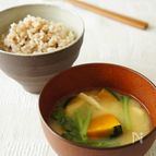 【夏バテ対策】南瓜と小松菜のお味噌汁