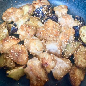 ゆかりの作ってみた!投稿(【簡単でおすすめ！】鶏もも肉となすの甘辛ごまだれ炒め)