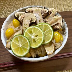 楽ラク手抜キッチン🐶🐾の作ってみた!投稿(≪焼き松茸と銀杏≫炊き込み混ぜご飯)