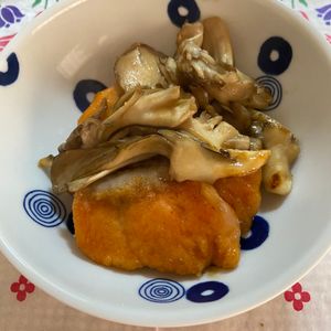 万福の作ってみた!投稿(ワンパン激うま♡【鮭ときのこのオイスターバター焼き】旨味渋滞)