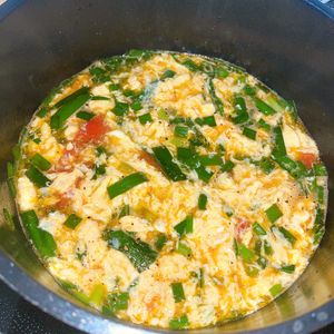 にらたまの作ってみた!投稿(さっぱりな美味しさ♡『ニラとトマトと卵の酸辣湯風』)