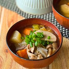 【材料切って入れるだけ！】ほっこりあったか根菜汁