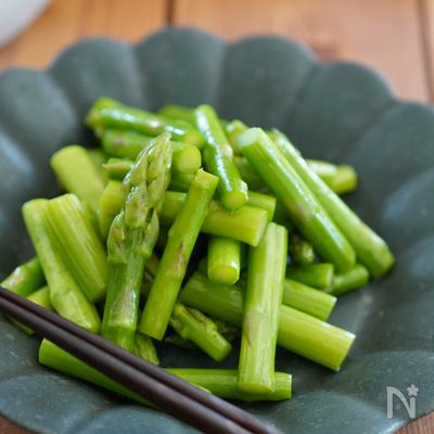 【3分】シンプルにおいしい！アスパラの塩麹ナムル