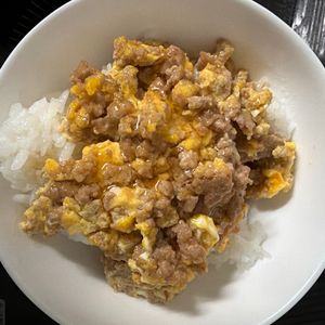 ふうちゃんの作ってみた!投稿(【豚ひき肉のとろたまあんかけ丼】子供受け抜群♡︎節約/簡単)