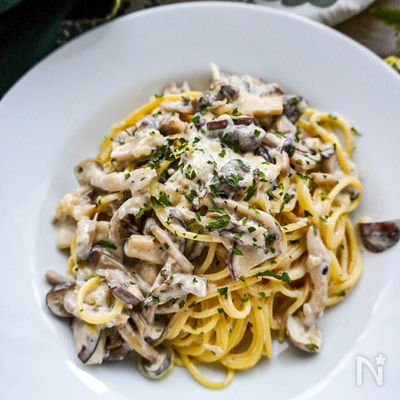 【意外と簡単】プロ直伝!旨味爆発4種きのこのクリームパスタ