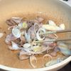 ワンパンでがっつり【豚バラとネギの和風ニンニクパスタ】の工程1