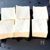材料3つ！10分で味しみ♪【焼きねぎ鶏豆腐】の工程1