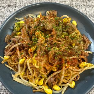 楽ラク手抜キッチン🐶🐾の作ってみた!投稿(おつまみに♪豚なんこつともやしの焼きそば)