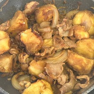 自炊くんの作ってみた!投稿(レンジ活用でホクホク！照り甘バター肉じゃが)