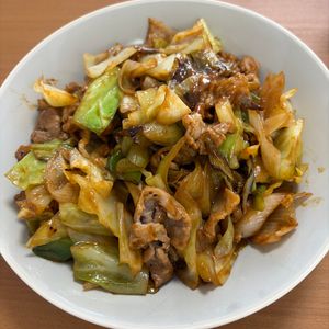 ちちちの作ってみた!投稿(行列の定食屋さんの🤤豚バラキャベツの甘辛味噌炒め🤩🍚)