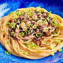 〖混ぜてのせるだけ〗ツナ塩昆布パスタ！うま味たっぷり