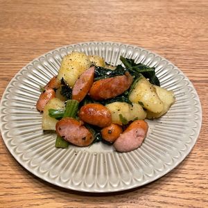 グリーンラテの作ってみた!投稿(ほうれん草たっぷり《ガリバタ♡ジャーマンポテト》)