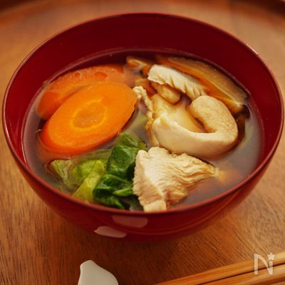 春キャベツと鶏むね肉入り味噌汁