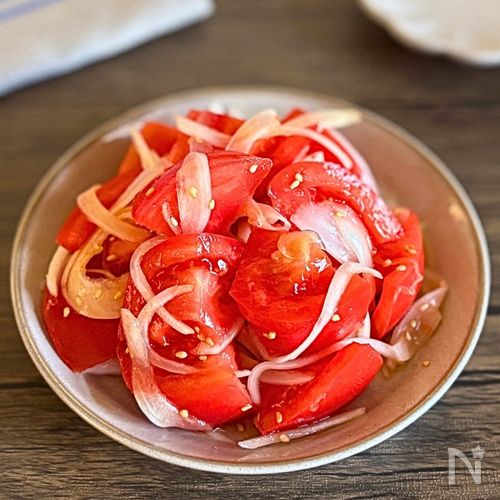 【5分で完成】新玉ねぎとトマトのさっぱり旨だれサラダ