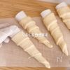 材料4つ いちごチョコパイコロネの工程2