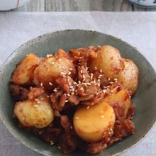 ごはん泥棒！新じゃがのあまから炒め