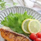 生秋鮭のソテー、バタポン風味
