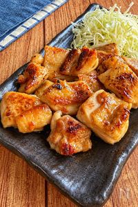 【鶏もも肉の味噌漬け焼き】白米大盛り用意♪