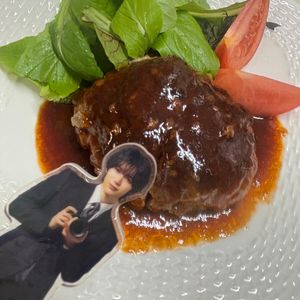 それぞれの作ってみた!投稿(【絶品チーズINハンバーグ】簡単デミソース♡肉汁が溢れ出る！)