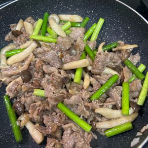 873066の作ってみた!投稿(【牛肉とにんにくの芽の中華炒め】調味料全て小さじ2！)