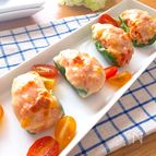子供も喜ぶおつまみ♡ピーマンのケチャップライス詰めチーズ焼き