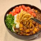 また食べたくなる！肉味噌たっぷりジャージャーうどん🍅