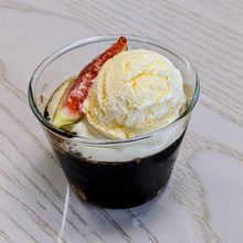 【ナッツ入りコーヒーゼリー・アイスクリームとイチジク添え】
