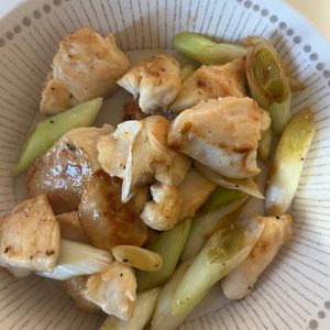 ミキティの作ってみた!投稿(やみつき♡鶏むね肉と長ねぎの塩レモン炒め)