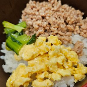 907069の作ってみた!投稿(【甘辛そぼろの三色丼】10分で即完成♡ごはんとの相性抜群!)
