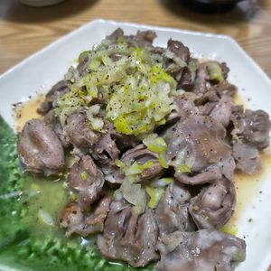 おともこの作ってみた!投稿(焼鳥屋さんと言われる!暑さぶっとぶ♡砂肝のねぎ塩だれ)