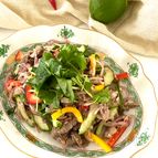 お野菜たっぷり牛肉のエスニックサラダ