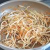 旨みがぎゅっ!食べ出したら止まらない【もやしの干しエビ炒め】の工程3