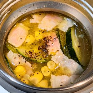 えんぢさんの作ってみた!投稿(夏野菜とベーコンの旨み【ズッキーニととうもろこしのスープ】)