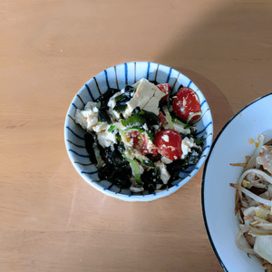 かおちゃんの作ってみた!投稿(【豆腐、トマト、きゅうり、わかめのごま香る居酒屋風サラダ】)